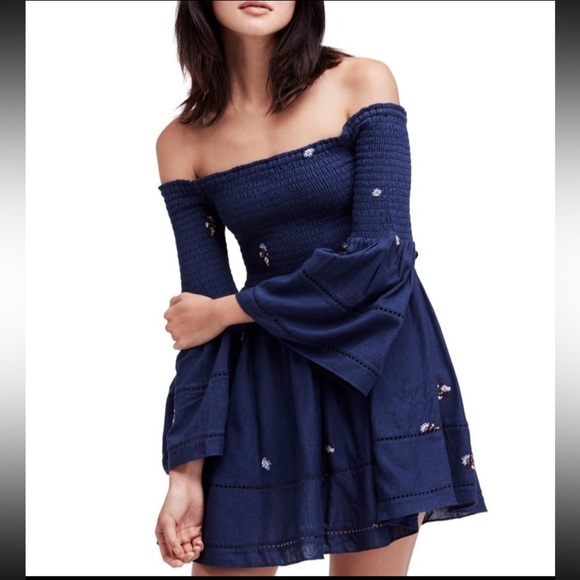 Free People Dresses & Skirts - NWT Free People Counting Daisies Embroidered Flower Bell Sleeve Mini Dress Sz M